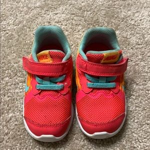 Toddler girls Nike sneaker